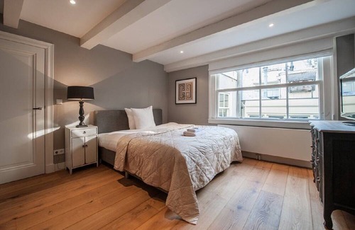 Canal Ring Condo | 4 BEDROOM DUTCH CANAL HOUSE IN THE INNER CANAL BELT