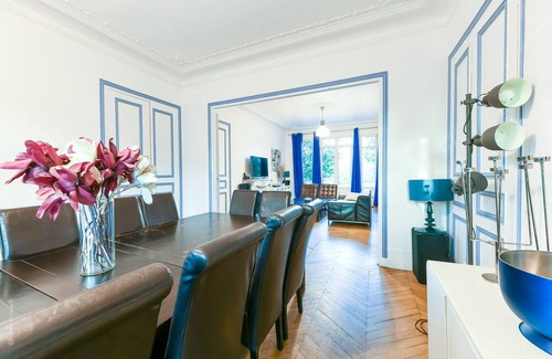 Champrosay House | middle-class house