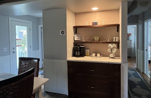 Briggs Farm House | 7 BR/3 Full BA - with CENTRAL AIR includes Linens and towels!!