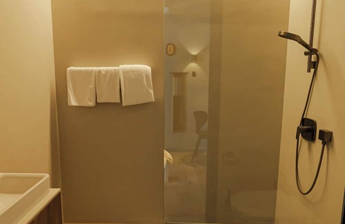 Obergiesing Hotel | Conlon House Lower East Side