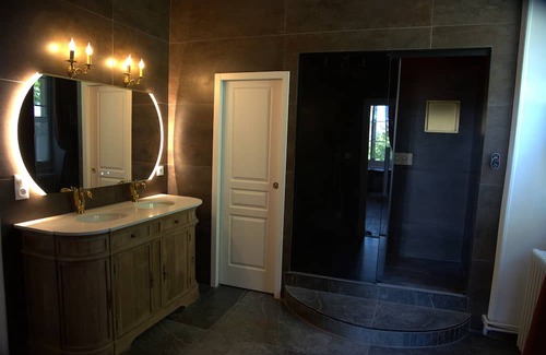 Marcilloles Bed & Breakfast | Château de la Rochetière
