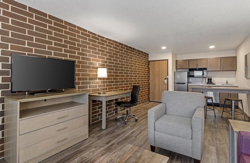 Waterloo Hotel | Executive Residency By Best Western Waterloo & Cedar Falls