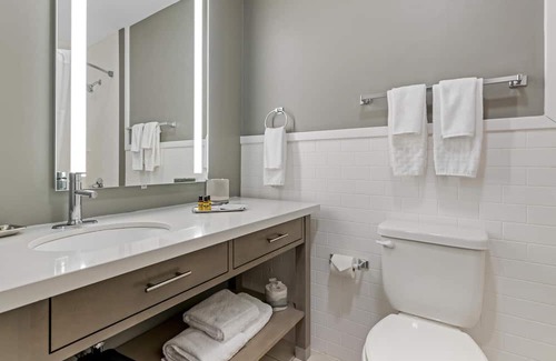 Waterloo Hotel | Executive Residency By Best Western Waterloo & Cedar Falls