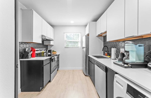 Travis Heights Apartment | Prime Soco Cute Studio w Laundrywifi 7 Min to DT