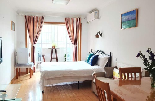 Jing'an Apartment | Lilys home Jingan Temple