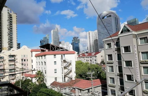 Jing'an Apartment | Lilys home Jingan Temple