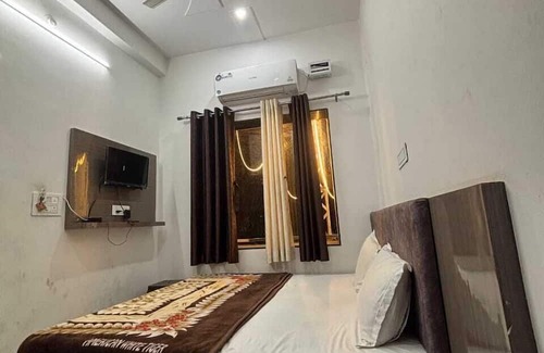 Kalyanpur Hotel | SHUKLA HOTEL