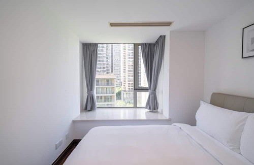 Xujiahui Bed & Breakfast | Tyms Elegant 3BR 2BA Apt Yongxin Century