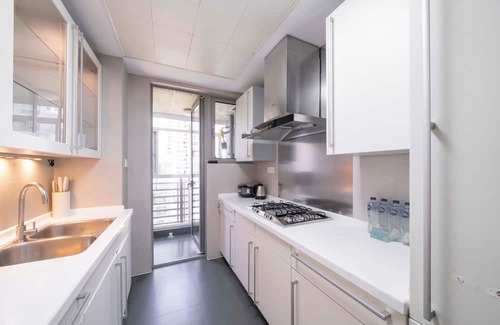 Xujiahui Bed & Breakfast | Tyms Elegant 3BR 2BA Apt Yongxin Century
