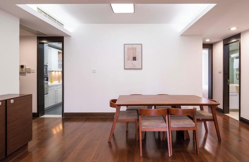 Xujiahui Bed & Breakfast | Tyms Elegant 3BR 2BA Apt Yongxin Century