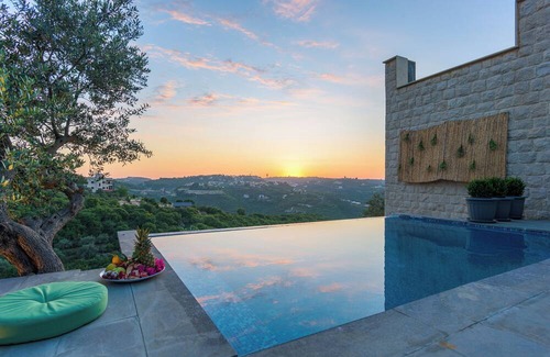 Kfardebian Apartment | L'Olivier - L'Auberge de Kour - 3-BR Villa W Private Pool