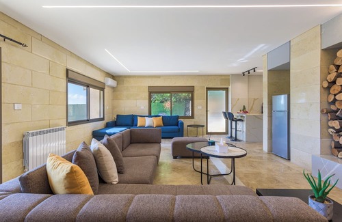 Kfardebian Apartment | L'Olivier - L'Auberge de Kour - 3-BR Villa W Private Pool