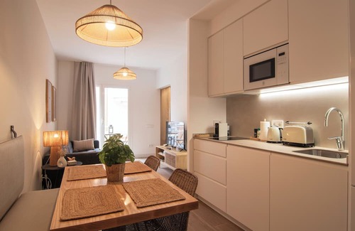 La Maternitat i Sant Ramon Apartment | Stay U-nique Apartment Comte Güell