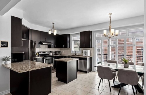 Vaughan House | 4 Bed Family Home-Wonderland/Vaughan Mills/York U