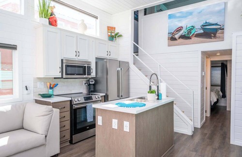 Parker Strip House | Motorboat Inn Summary