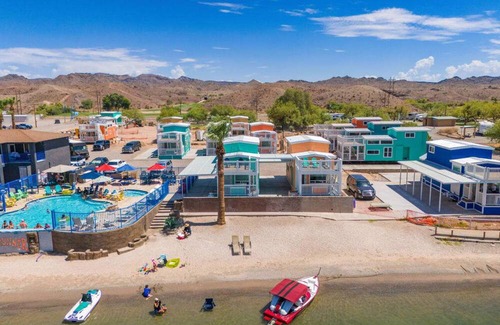 Parker Strip House | Motorboat Inn Summary