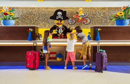 Cypress Gardens House | Adventurer's Dream Room, LEGOLAND Hotel, Mini Golf Excursion, 2 Family Stays