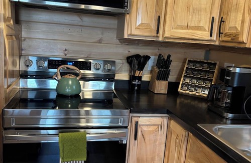 East Burke House | Cozy, newly designed, one bedroom home with gorgeous mountainous view in Kirby