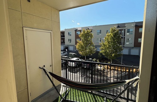 Heather Gardens Apartment | Modern Private Retreat in Aurora-1BD & Shared Living Space Close to City Center
