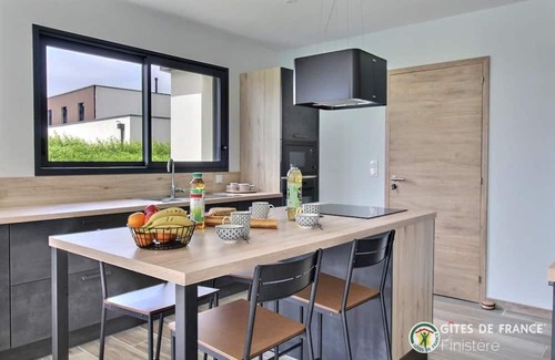 Cleder House | New house with all comforts