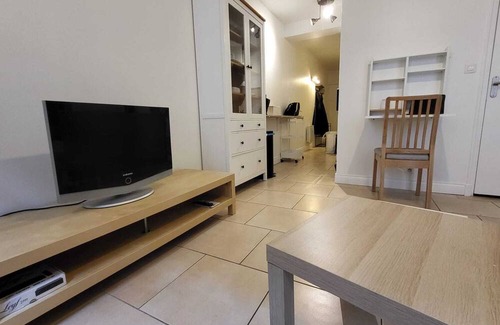 Chartres Apartment | Renovated studio near the cathedral