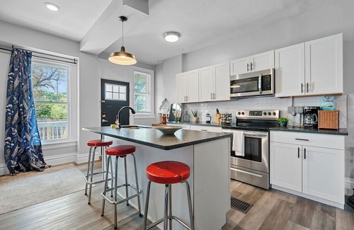 German Village Apartment | Merion Village Residences 1164 – Stylish 2 BDR for 4 Blocks from German Village!