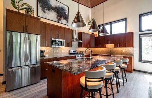 Okauchee Lake House | Okauchee Fairway: 4 BD | 4 BA