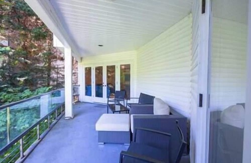 Magnolia House | Elegant Magnolia 3BR Luxury Family Retreat