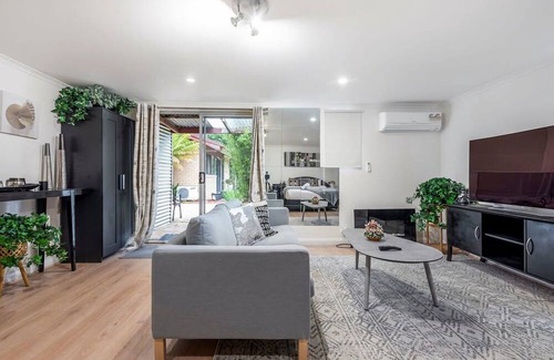 Narrabundah House | Awesome family House Studio