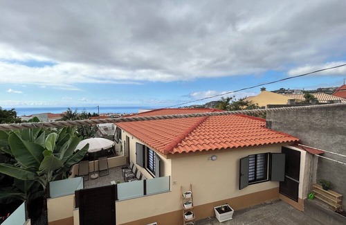 Sao Roque House | Charming 2-bedroom house in delightful Funchal with WiFi