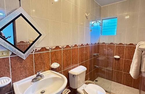 Montellano House | The Stars Oasis - Serene 3 Bedroom Home w/ Jacuzzi