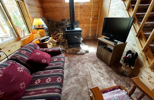 Pitkin Cabin | Charming 2-Bedroom Cabin for 6 with Full Amenities, WiFi, and Spacious Porches