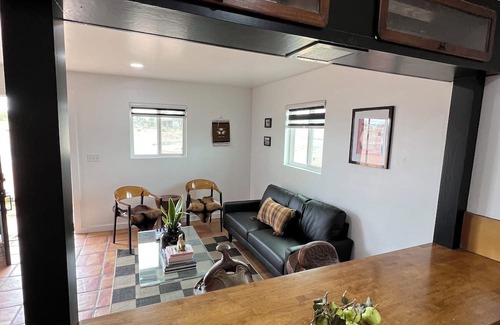 Marfa Apartment | PikPak D- Tuff's Place- Sleeps 6- EV charging