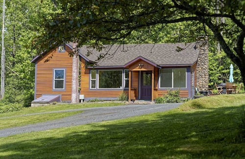 Guild House | NEW LISTING! Qutie Pie House (2-Bedroom Home) by RedAwning
