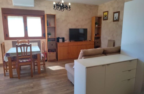 Codo Apartment | Studio Apartment 'Estudio Zafranales' with Sea View, Wi-Fi and Air Conditioning