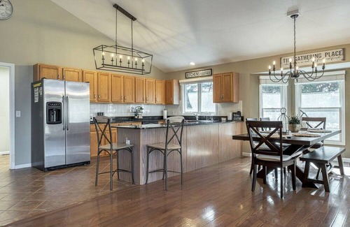 Innsbrook Ski Chalet | Hilltop Hideaway with Lake Front Access