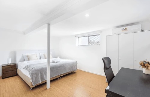 Macgregor Apartment | 1 Bedroom Unit near highway/ transports & shops