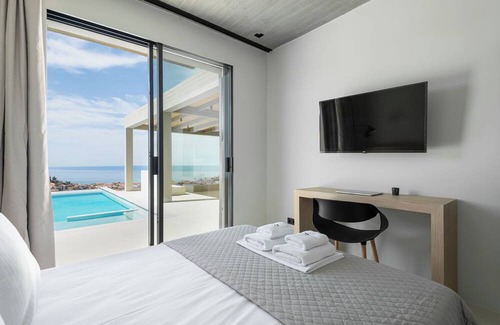 Nea Skioni Villa | Design Villa in Haldiki met Prive Zwembad en Prachtig Uitzicht op zee
