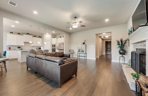 Keene House | Classy 2334 square foot Luxurious Home