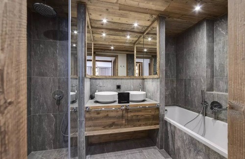 Le Fornet Apartment | Arolay Residence - 5 Rooms for 8 People