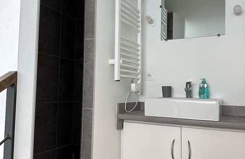 9th Arrondissement Apartment | Appartement sur les Q Uais Joseph Gillet