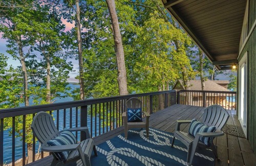 Woodstock House | Reunion Point! Lake House with Dock!