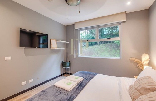 Santa Ana Apartment | Luxurious 2-bedroom apartment with WiFi, AC in Lindora, Santa Ana