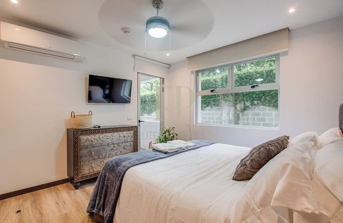 Santa Ana Apartment | Luxurious 2-bedroom apartment with WiFi, AC in Lindora, Santa Ana