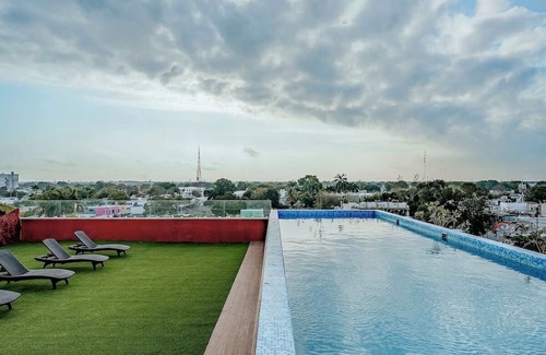 Centro House | Family-Friendly Room w/Rooftop Pool & Close to Casa de Montejo - Parking