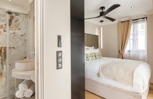 Strasbourg -Saint-Denis Apartment | Luxury 4 Bedroom & 3 Bathroom Suite - Opéra Marais
