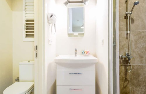 Urla Apartment | Flat w Pooltable and Tennis Table 15 min to Beach