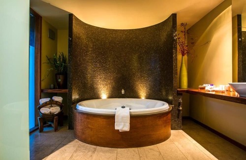 Hepburn Springs Villa | Horizon Villa. Newly renovated luxury villa in gorgeous private setting.