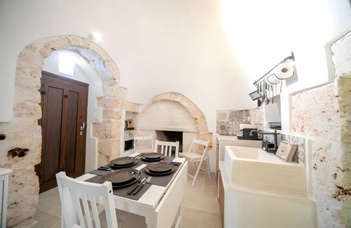 Noci Villa | Siamese trulli, ancient but modern. Private pool, jacuzzi and steam room.