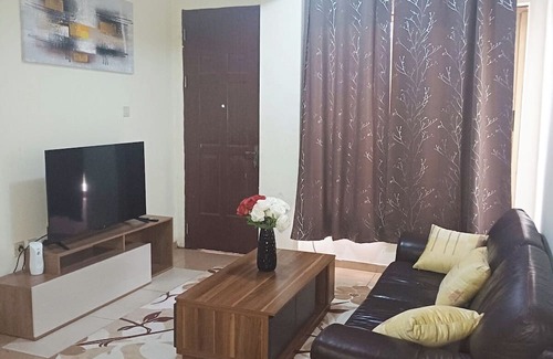 Hospital House | A Serene 2 Bedroom Apartment with Secure Parking